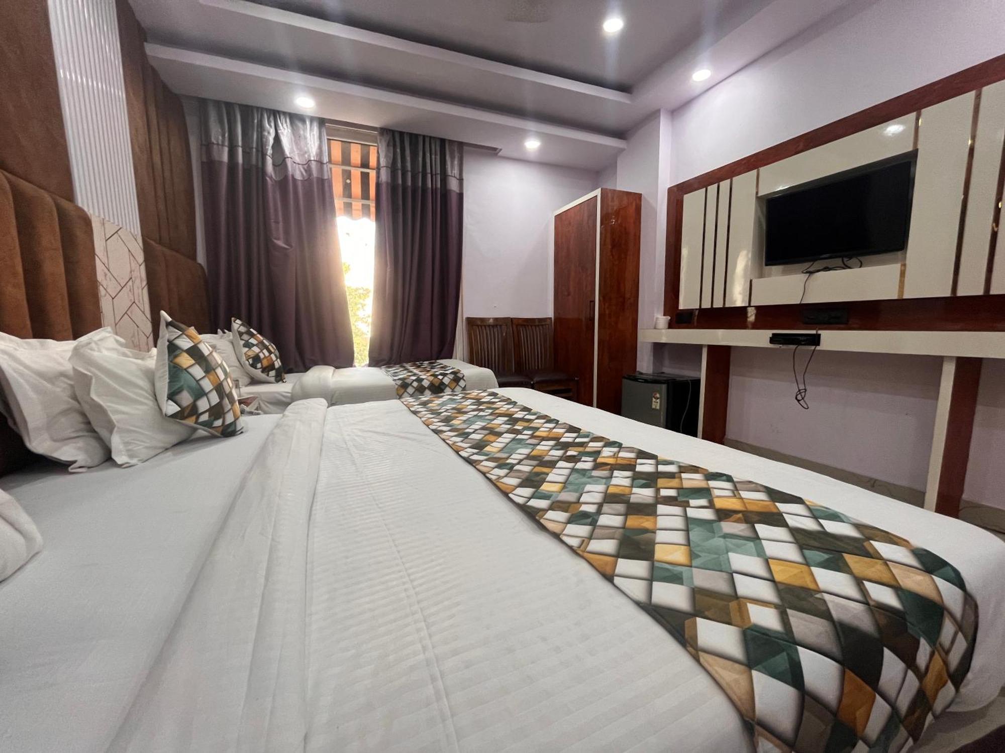 Hotel Embassy Near Rk Ashram Metro New Delhi Eksteriør billede
